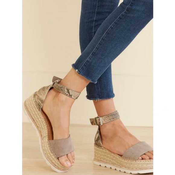 Agolde High Rise Skinny Cropped Raw Jeans - Picture 3 of 12